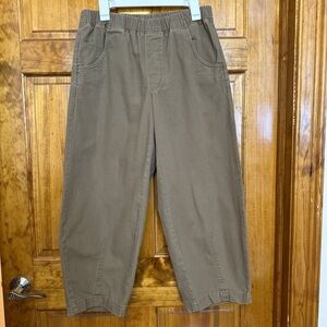 Universal Thread Women’s Mid-Rise Barrel Leg Pull-On Pants